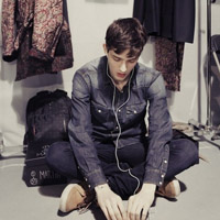 梦里的天堂i:欧美唯美意境男生头像_WWW.TQQA.COM