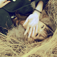 还是会想起那个人:意境唯美的女生头像:离开你以_WWW.TQQA.COM