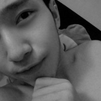 灰色帅哥头像:坚强的自己_WWW.TQQA.COM