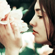 情感丰富欧美女生头像控_WWW.TQQA.COM