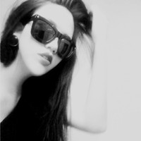 小性感黑白女生QQ头像_WWW.TQQA.COM