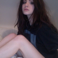 欧美意境好看女生头像:故事里的她_WWW.TQQA.COM