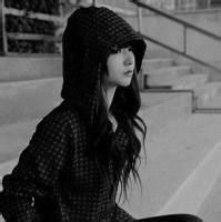 qq灰色女生头像带帽子的:因为太爱才有伤害_WWW.TQQA.COM