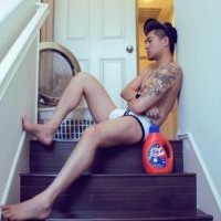 欧美纹身头像男生:赌一场爱情游戏_WWW.TQQA.COM