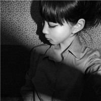 失恋后用的伤感女生灰白头像_WWW.TQQA.COM