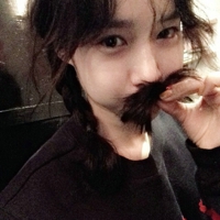 qq空间头像女生唯美:把爱放在心里久久_WWW.TQQA.COM