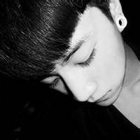 冷酷男生伤感头像:此情可待成追忆_WWW.TQQA.COM