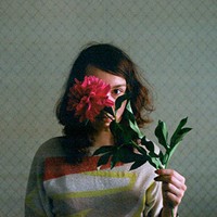 个性欧美女头像:冻结落泪的瞬间_WWW.TQQA.COM