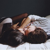 相依为命的情侣QQ头像:一对_WWW.TQQA.COM