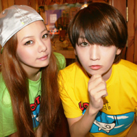 双人情侣头像两人一张:有你就不会感到不安_WWW.TQQA.COM