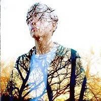 远景QQ头像情侣一男一女两张:幻彩的世界有你有_WWW.TQQA.COM