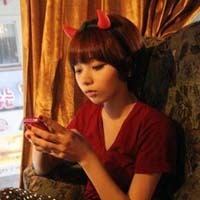 情侣头像一对两人两张:爱的平凡却深刻_WWW.TQQA.COM