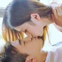 90后情侣kiss头像:时光盗不走爱人_WWW.TQQA.COM