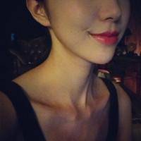 抱着猫咪的女生头像:可爱妹子万人疼_WWW.TQQA.COM