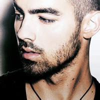 欧美头像男生霸气肌肉_WWW.TQQA.COM