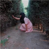 森系女生qq头像伤感:抱着回忆等半年_WWW.TQQA.COM