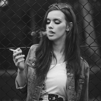 抽烟的女生头像:非主流你跟不上的潮流_WWW.TQQA.COM