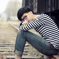 穿情侣装的情侣头像一对/2张_WWW.TQQA.COM