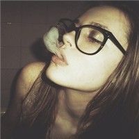 欧美风格女生头像_WWW.TQQA.COM