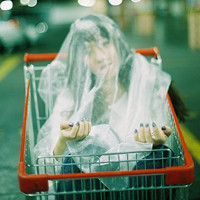 等待未来:满是伤感的唯美女头_WWW.TQQA.COM