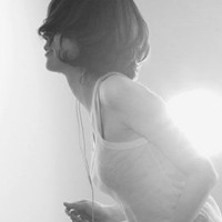 欧美女生吸烟头像_WWW.TQQA.COM