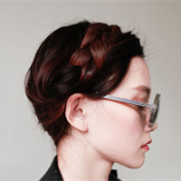 欧美唯美伤感女生头像:不配在说你爱我#_WWW.TQQA.COM