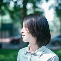 绿色意境女生头像:喜欢夏天闻雨的味道_WWW.TQQA.COM