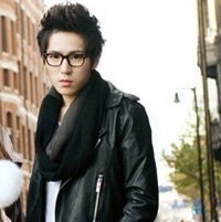 自拍再自裁情侣头像一对_WWW.TQQA.COM