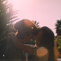 拥抱/牵手在一起的情侣头像_WWW.TQQA.COM