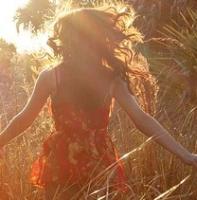 qq欧美情侣霸气头像:缘分在一刻得到释放_WWW.TQQA.COM