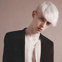 欧美头像男生伤感:@黑白贴吧精选_WWW.TQQA.COM