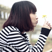 穿情侣装的情侣头像一对/2张_WWW.TQQA.COM