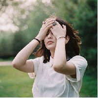 白色清晨:淡雅美好的唯美森系女生QQ头像_WWW.TQQA.COM