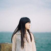 采蘑菇的小姑娘:意境森系女头_WWW.TQQA.COM