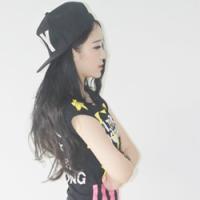 活泼可爱女生qq头像:夜晚星空很美丽_WWW.TQQA.COM