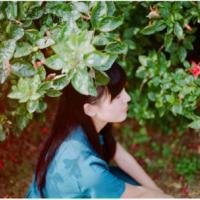 森系女生qq头像伤感:抱着回忆等半年_WWW.TQQA.COM