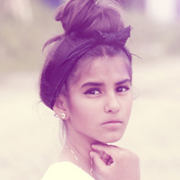 欧美风知性女生qq头像:每天想你i_WWW.TQQA.COM