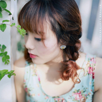 QQ绿色头像:唯美女生养眼:城在心却空了_WWW.TQQA.COM