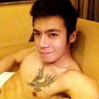 欧美纹身头像男生:赌一场爱情游戏_WWW.TQQA.COM