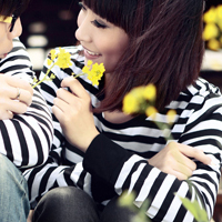 穿情侣装的情侣头像一对/2张_WWW.TQQA.COM