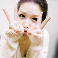 幸福会让我遗忘一切:可爱剪刀手带字女生头像_WWW.TQQA.COM