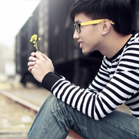 穿情侣装的情侣头像一对/2张_WWW.TQQA.COM