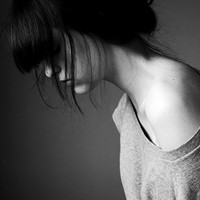 欧美超拽黑白女生头像_WWW.TQQA.COM
