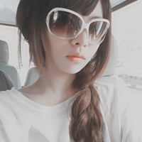 眼镜控气质可爱女生头像:属于我们的烟火_WWW.TQQA.COM