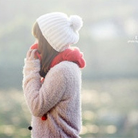 眼神交汇记住你甜蜜笑容::森系意境女生头像_WWW.TQQA.COM