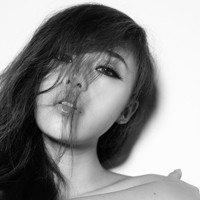 纪念回忆伤感黑白微博头像_WWW.TQQA.COM