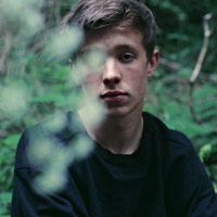 梦里的天堂i:欧美唯美意境男生头像_WWW.TQQA.COM