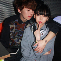 除了你什么都可以忘掉:情侣一对一张头像双人_WWW.TQQA.COM