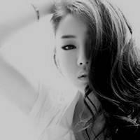 灰色头像:唯美系:长发容颜美_WWW.TQQA.COM