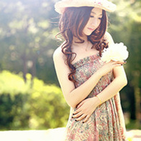 眼神交汇记住你甜蜜笑容::森系意境女生头像_WWW.TQQA.COM